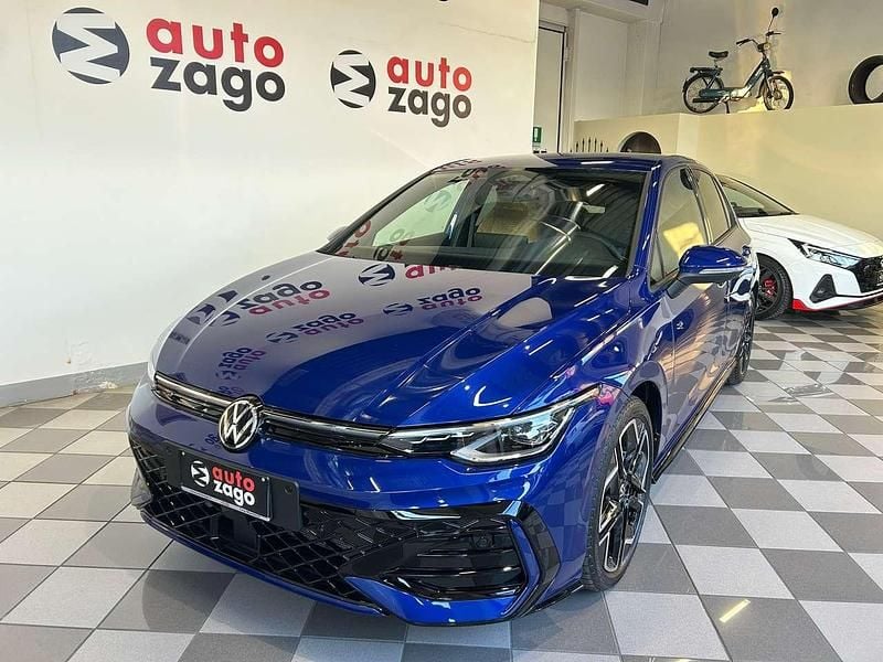 Blu metallizzato Nuova 2026 VW Golf R-line Berlina | 35.990 € (Ottimo prezzo) - Immagine 1/4