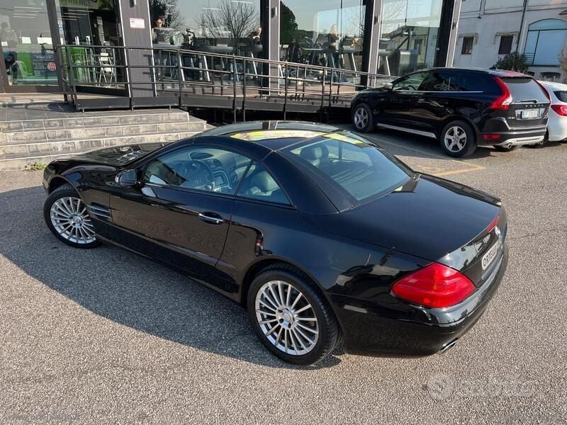 Usata Mercedes SL350 245 CV (180 kW) 2005 Nero Coupé