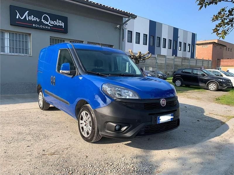 Usata Fiat Doblò Active 95 CV (69 kW) 2019 Blu/azzurro Monovolume