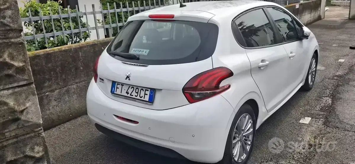 Usata Peugeot 208 83 CV (61 kW) 2019 Bianco Utilitaria