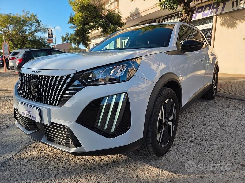 Usata Peugeot 2008 Allure 130 CV (95 kW) 2024 Bianco SUV