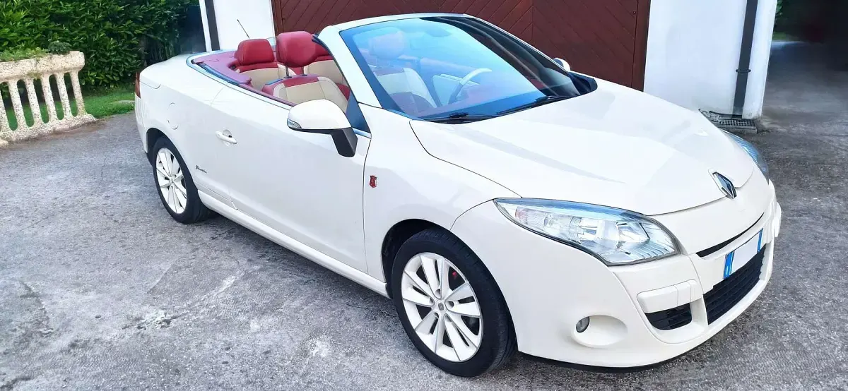 Usata Renault Mégane Cabriolet Floride 110 CV (80 kW) 2012 Beige Cabrio