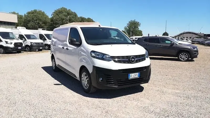 Usata Opel Vivaro Enjoy 122 CV (89 kW) 2021 Bianco Monovolume