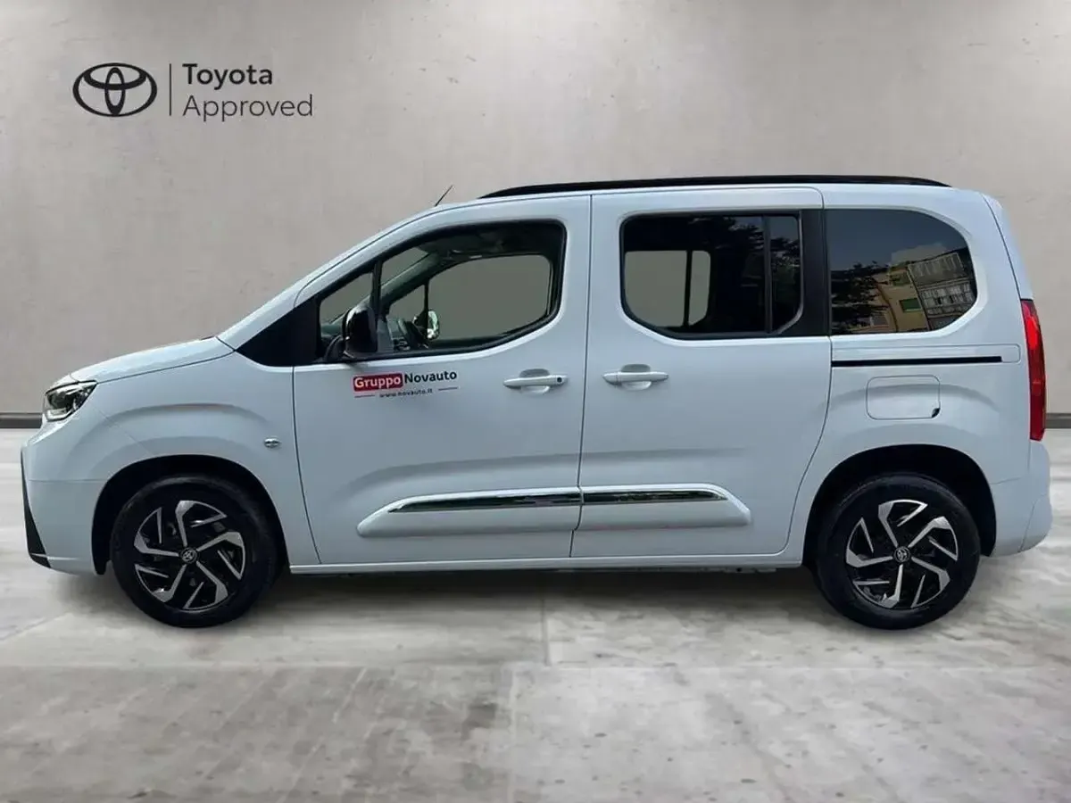 Usata Toyota Proace City City 131 CV (96 kW) 2024 Bianco Monovolume