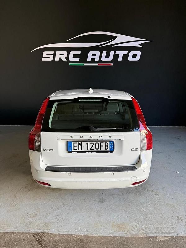 Usata Volvo V50 R-Design 115 CV (84 kW) 2012 Bianco Station wagon