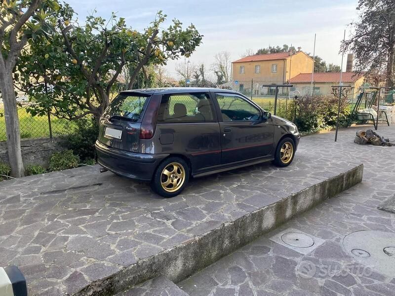Usata Fiat Punto 133 CV (97 kW) 1994 Grigio Utilitaria