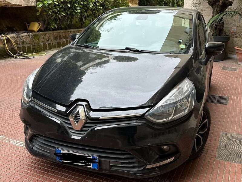 Nero Usata 2017 Renault Clio IV Zen Tre volumi | 6000 € (Super prezzo) - Immagine 1/4