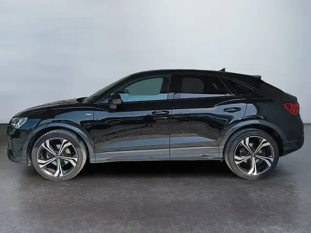 Usata Audi Q3 Sportback Comfort 200 CV (147 kW) 2023 Nero SUV
