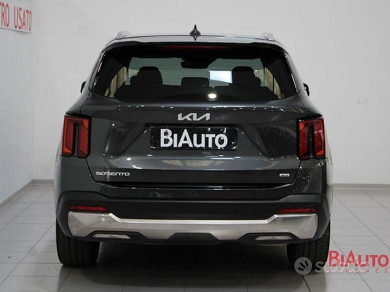 Usata Kia Sorento 193 CV (141 kW) 2024 Grigio SUV