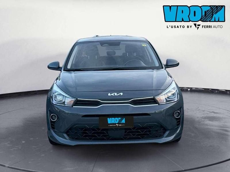 Usata Kia Rio Style 82 CV (60 kW) 2022 Grigio Berlina