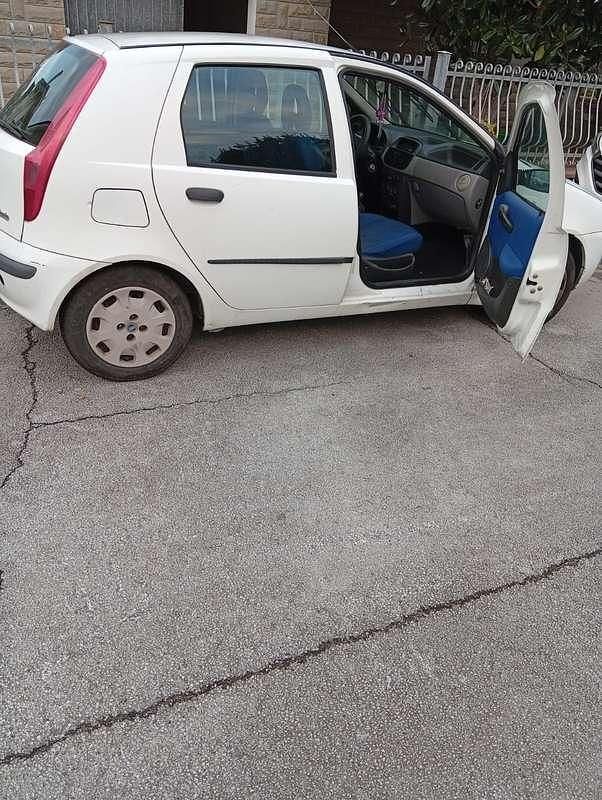 Usata Fiat Punto 60 CV (44 kW) 2000 Berlina