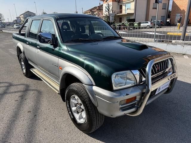Usata Mitsubishi L200 99 CV (72 kW) 2000 Grigio Pick-up