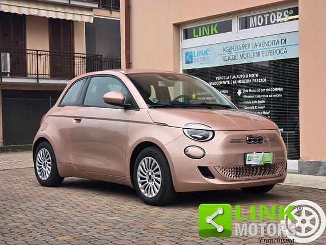 Usata Fiat 500e Icon 86 kW (118 CV) 2023 Rosa Berlina