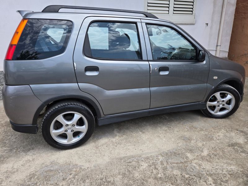 Usata 2005 Suzuki Ignis Due volumi | 2900 € (Buon prezzo) - Immagine 1/4