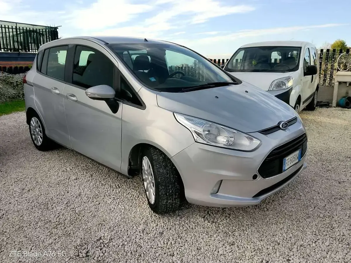 Usata Ford B-MAX Titanium 75 CV (55 kW) 2016 Grigio Monovolume