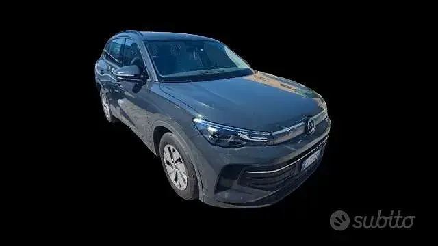 Usata VW Tiguan Life 150 CV (110 kW) 2024 Nero SUV