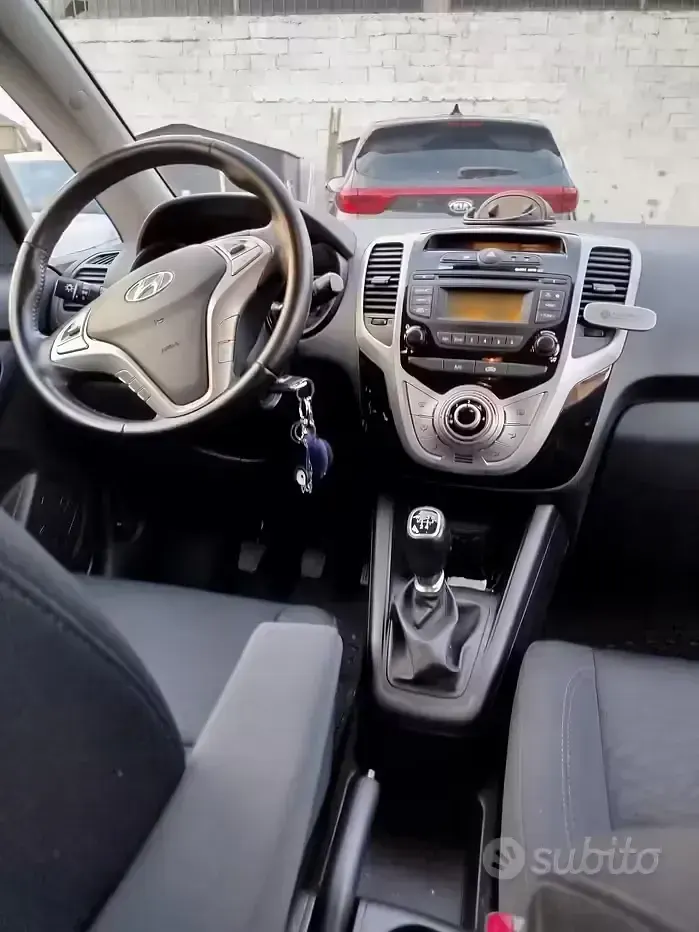 Usata Hyundai ix20 90 CV (66 kW) 2016 Grigio Utilitaria