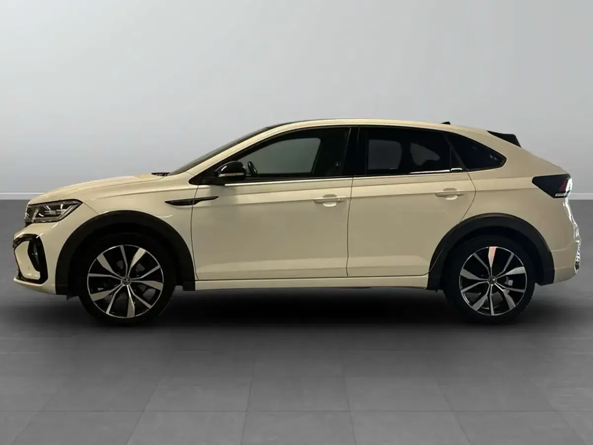 Usata VW Taigo R-line 110 CV (80 kW) 2023 0q bianco puro SUV