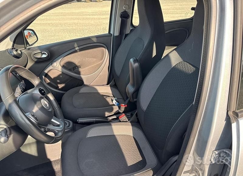 Usata Smart ForFour Electric Drive Passion 41 kW (56 CV) 2022 Grigio Berlina