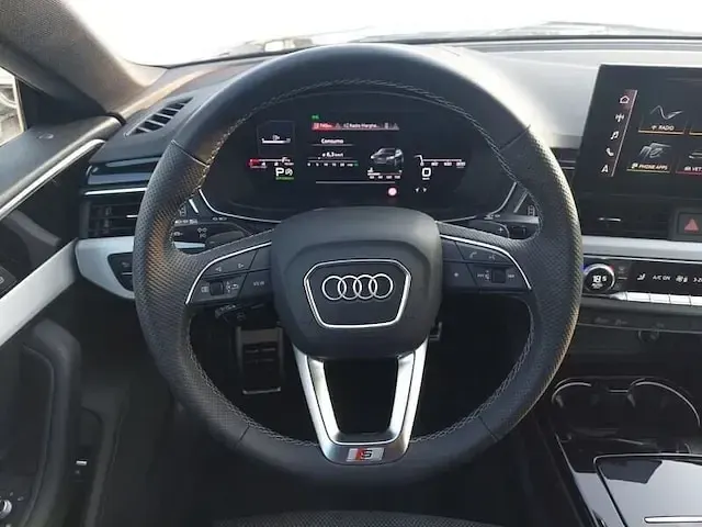 Usata Audi A5 Sportback S-Line 204 CV (150 kW) 2023 Blu navarra metallizzato Utilitaria