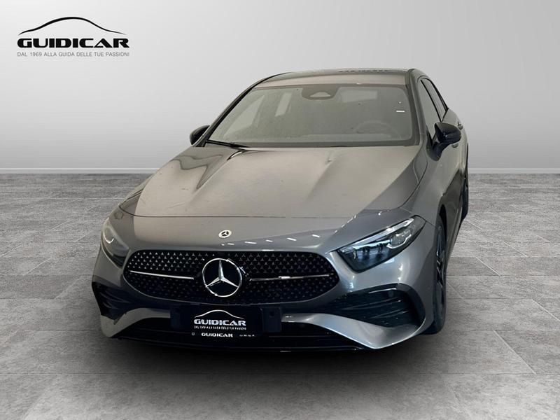 Nuova Mercedes A180 AMG line 116 CV (85 kW) 2026 Grigio Utilitaria