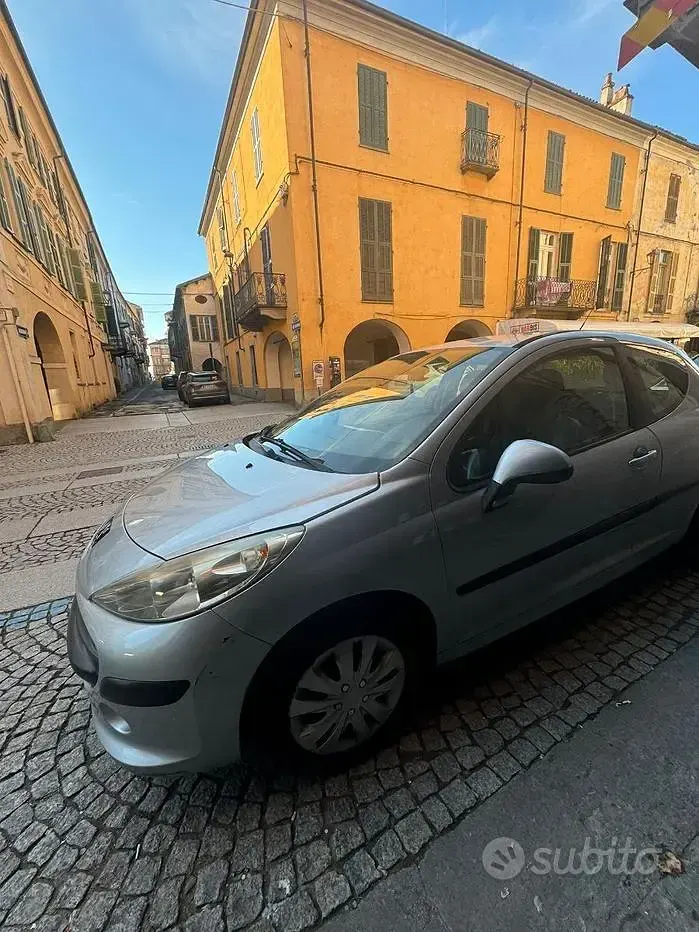 Usata Peugeot 207 73 CV (53 kW) 2008 Grigio Utilitaria