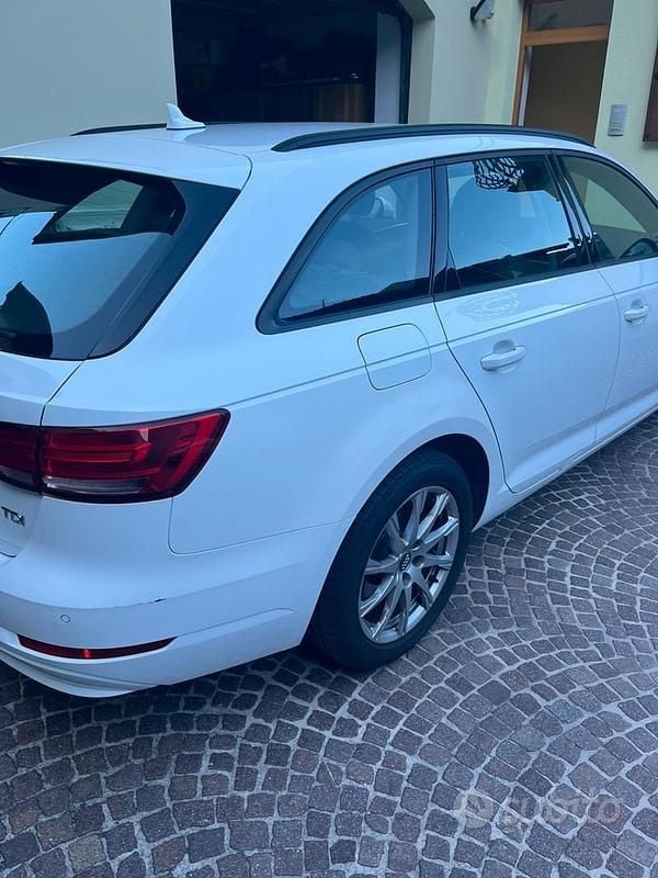 Usata Audi A4 Business 190 CV (139 kW) 2017 Bianco Station wagon