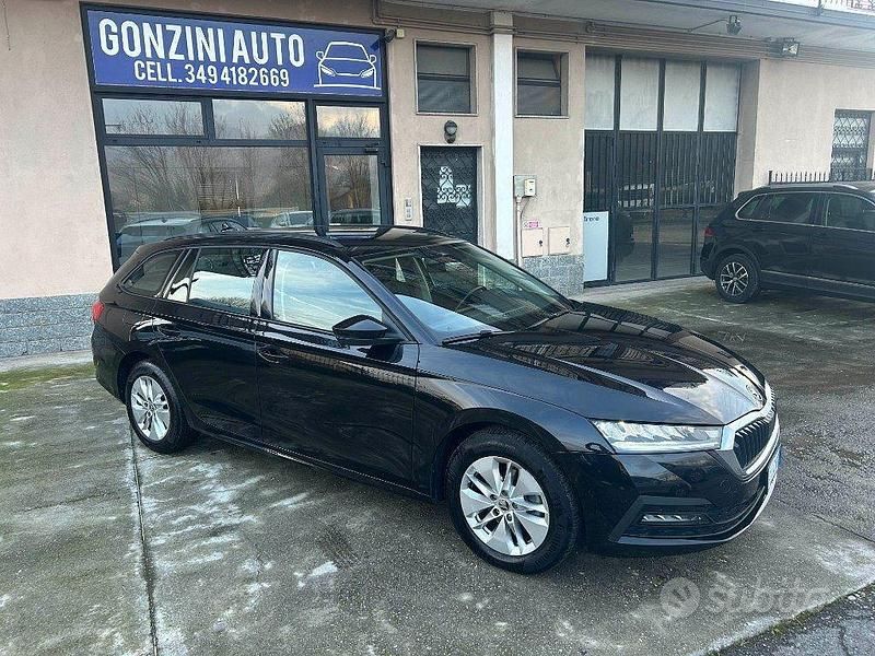 Usata Skoda Octavia Executive 116 CV (85 kW) 2022 Nero Station wagon