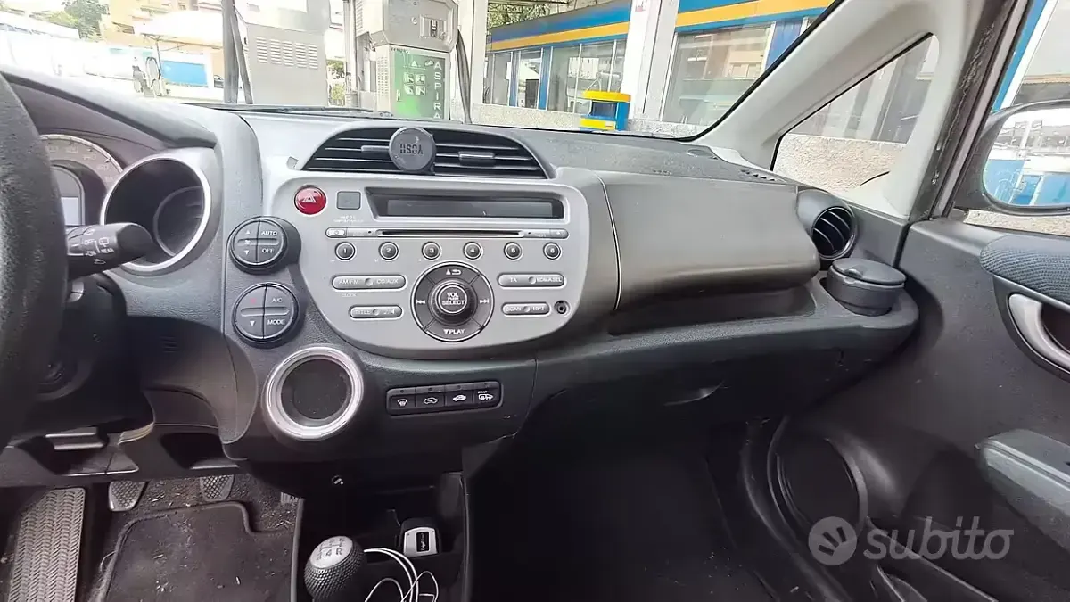 Usata Honda Jazz Elegance 99 CV (72 kW) 2009 Grigio Utilitaria