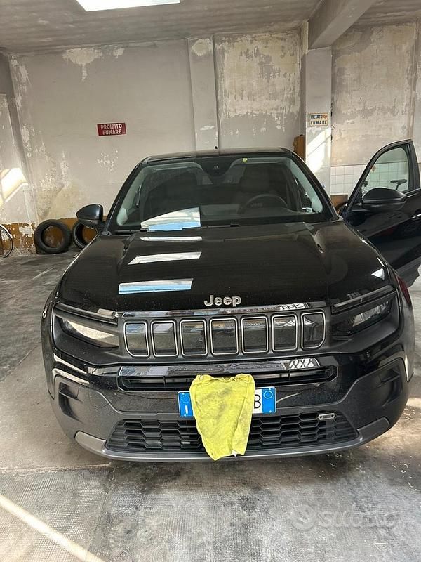 Usata Jeep Avenger 100 CV (73 kW) 2024 Nero SUV