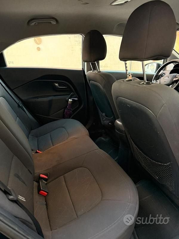 Usata Kia Rio 102 CV (75 kW) 2014 Nero Berlina