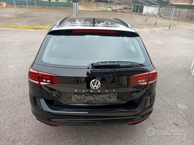 Usata VW Passat Business 120 CV (88 kW) 2020 Nero Station wagon