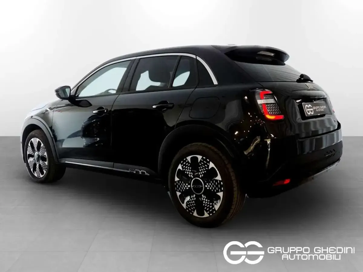 Usata Fiat 600 La Prima 101 CV (74 kW) 2025 Nero carbonio met. SUV