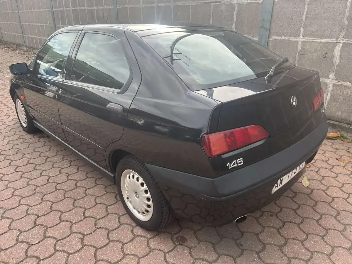 Usata Alfa Romeo 146 120 CV (88 kW) 1998 Nero Utilitaria