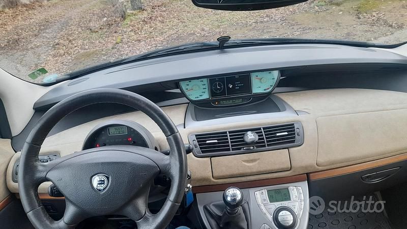 Gebraucht Lancia Phedra 128 PS (94 kW) 2003 Grau Van / Kleinbus