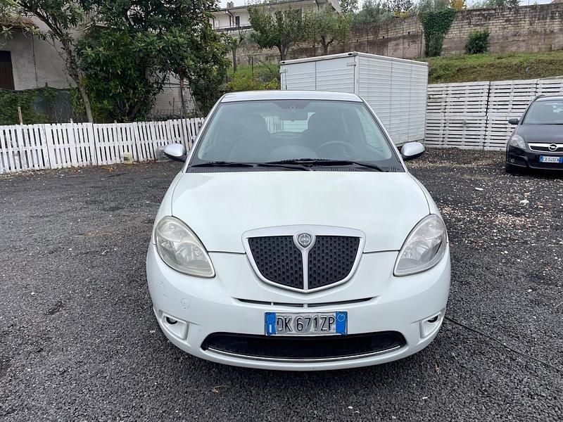 Usata Lancia Ypsilon 59 CV (43 kW) 2008 Bianco Utilitaria