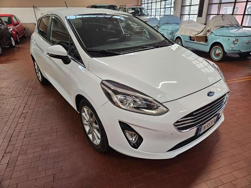 Usata Ford Fiesta Titanium 86 CV (63 kW) 2018 Bianco Utilitaria