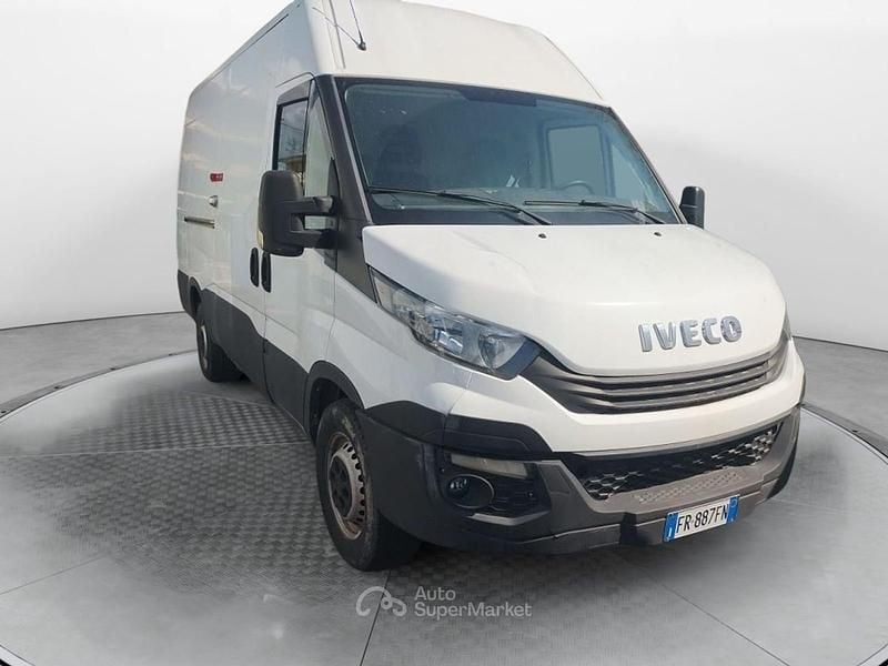 Usata Iveco Daily 116 CV (85 kW) 2018 Bianco Berlina
