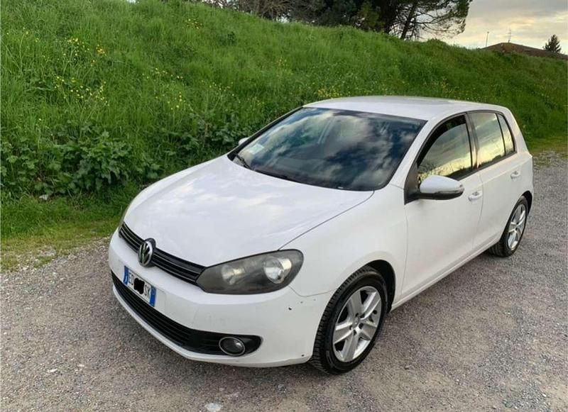 Usata VW Golf VI Comfortline 105 CV (77 kW) 2010 Bianco Utilitaria