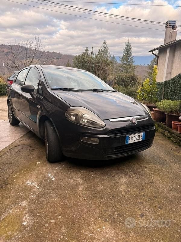 Usata Fiat Punto Pop 85 CV (62 kW) 2011 Nero Berlina