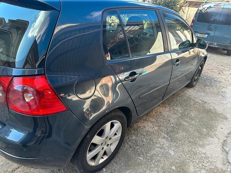 Usata VW Golf IV Comfortline 140 CV (102 kW) 2004 Blu Berlina