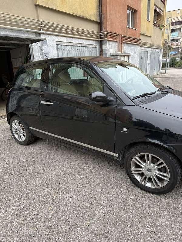 Usata Lancia Ypsilon 75 CV (55 kW) 2009 Utilitaria