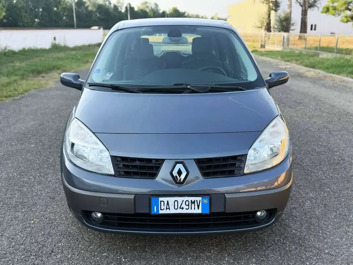 Usata Renault Scénic LIMITED 131 CV (96 kW) 2006 Grigio Monovolume