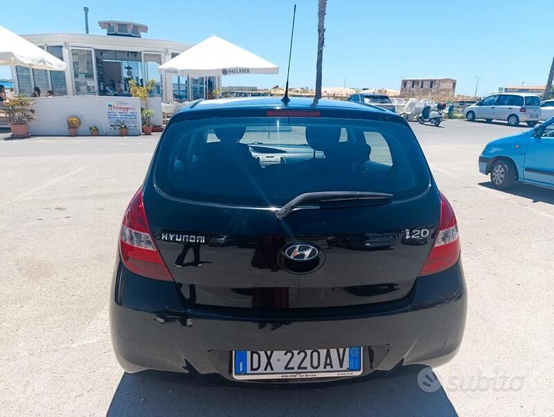 Usata Hyundai i20 78 CV (57 kW) 2009 Nero Utilitaria