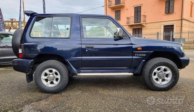 Usata Mitsubishi Pajero 2000 Blu SUV