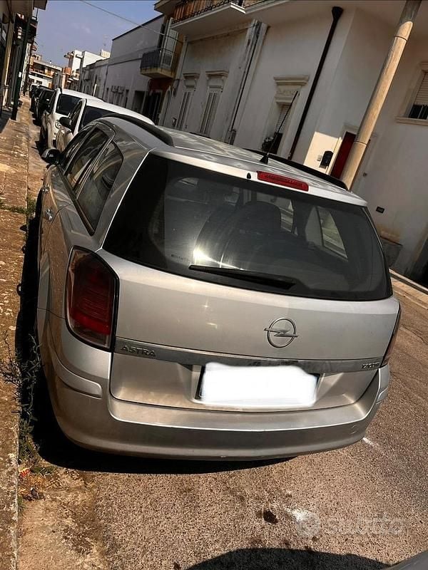 Usata Opel Astra 80 CV (58 kW) 2005 Grigio Station wagon