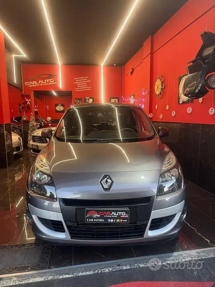 Usata Renault Scénic III Luxe 110 CV (80 kW) 2010 Monovolume