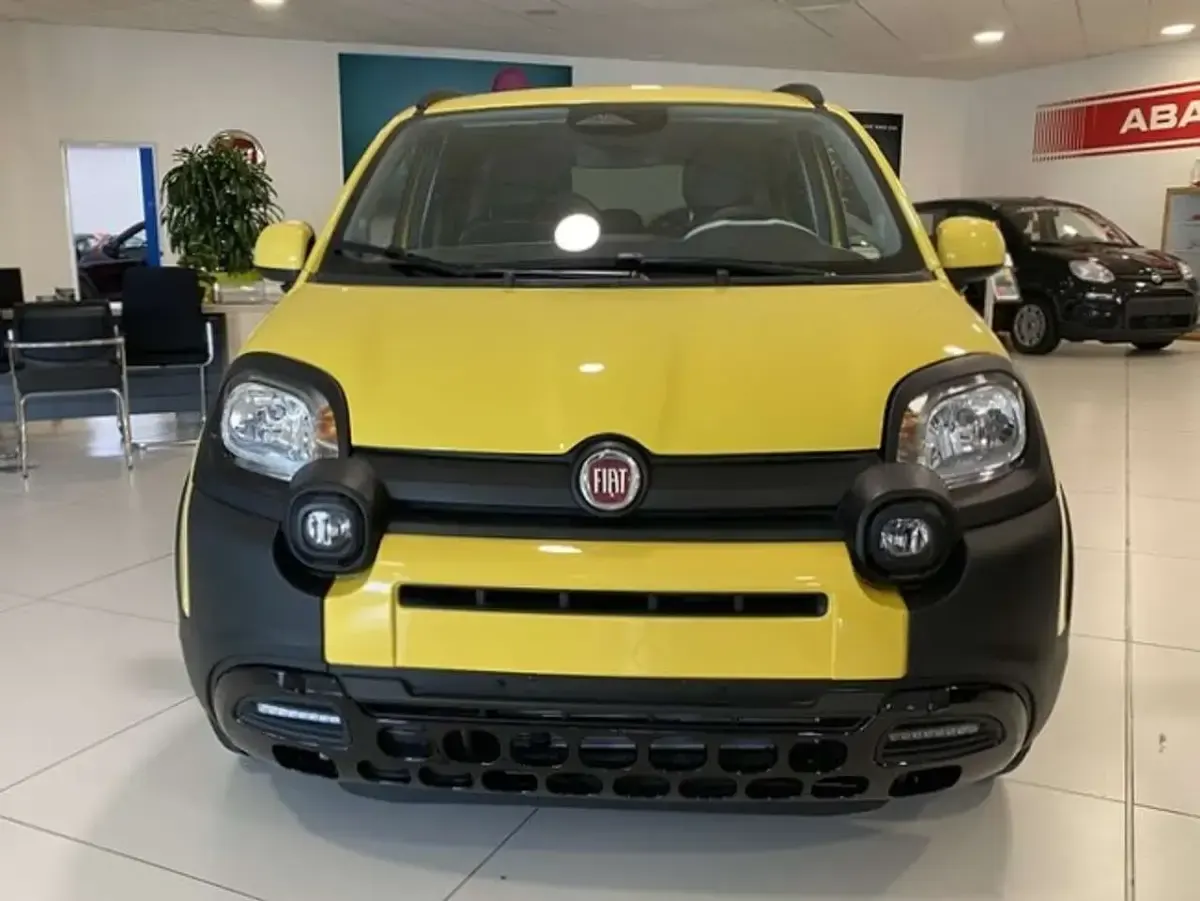 Usata Fiat Panda Cross Cross 69 CV (50 kW) 2025 Giallo Utilitaria