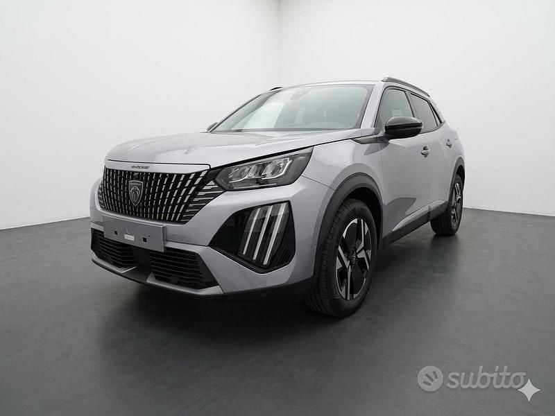 Usata Peugeot 2008 Allure+ 100 CV (73 kW) 2025 Grigio SUV