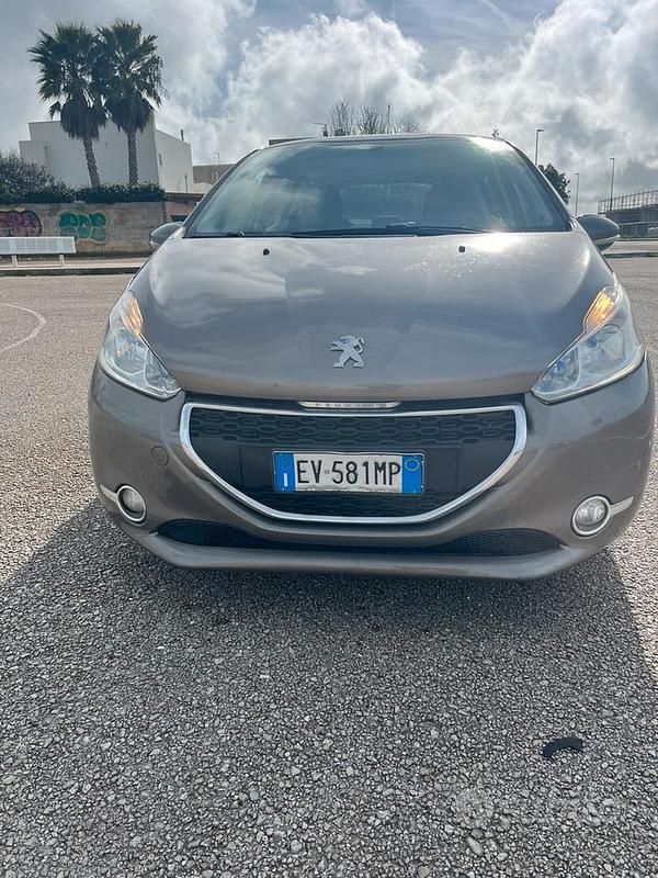 Usata Peugeot 208 2014 Grigio Utilitaria